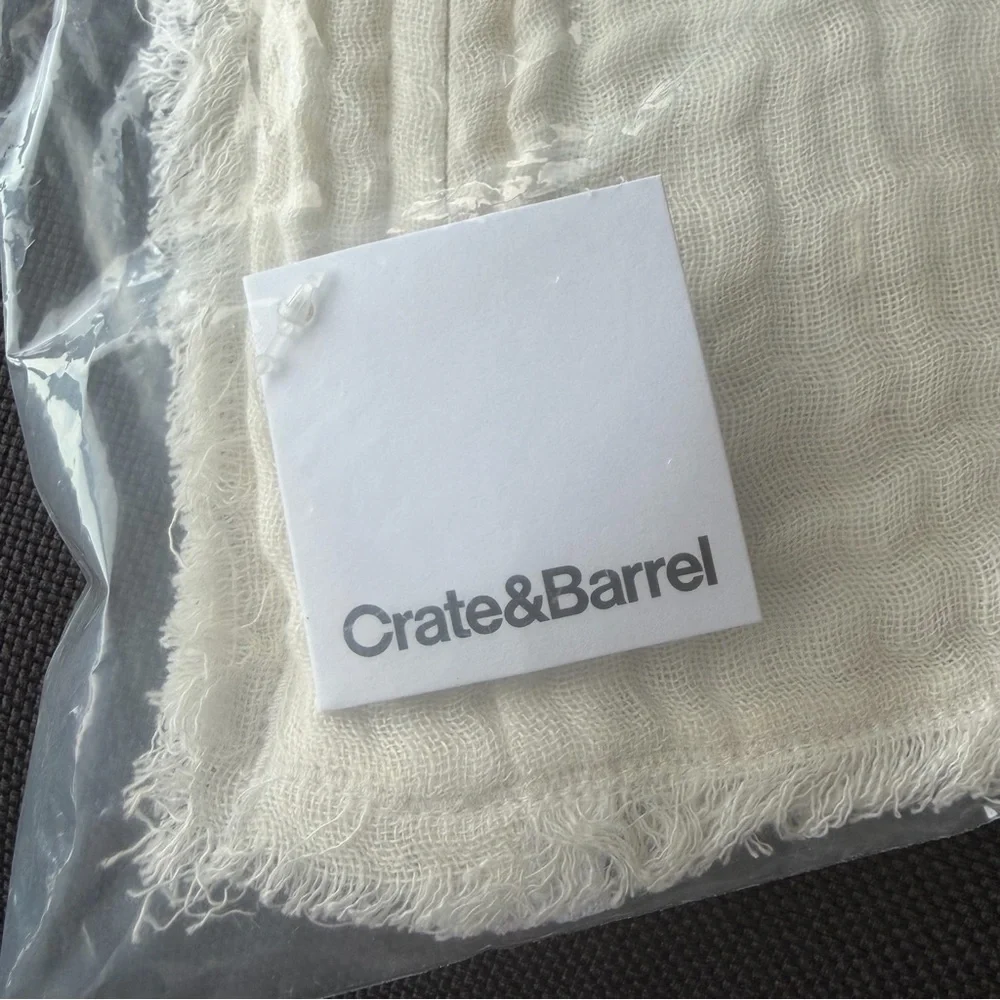 Crate & Barrel 23x23 Arla Eyelash Pillow Cover